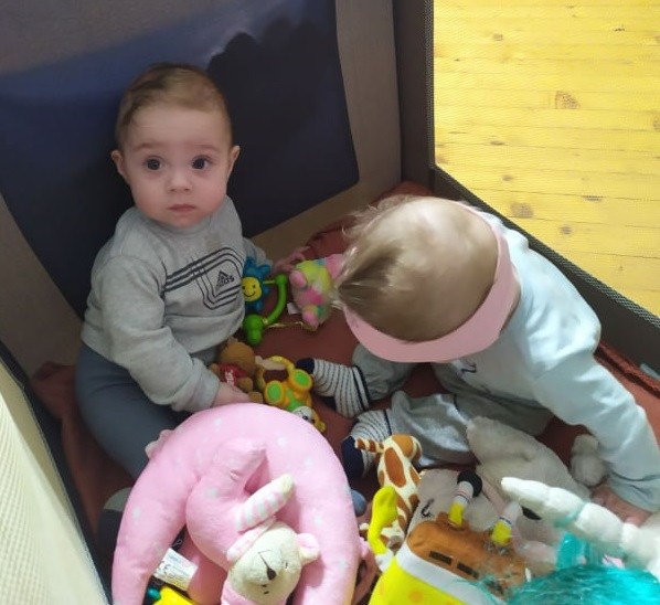 Šestomjesečni blizanci iz Ukrajine